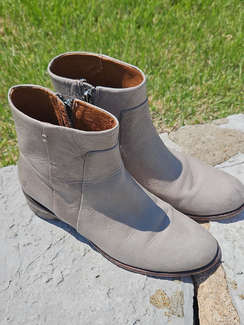 Frye Charli  Women's Light Gray Leather Ankle Booties
